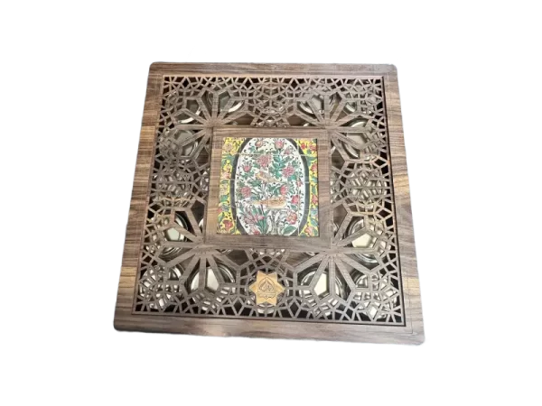صندوق خشبیه لعلب معدنیه