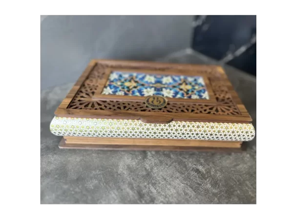 ⁦صندوق خشبیه للحلویات بتصمیم خاتم⁩ - الصورة ⁦3⁩